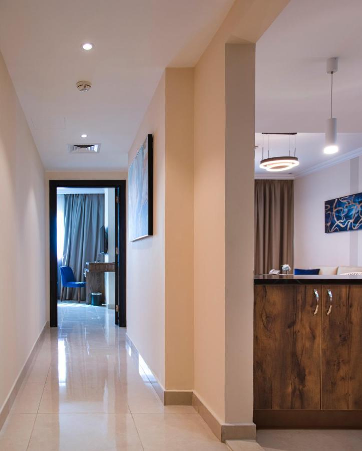 Viola Hotel Apartments Charjah Extérieur photo